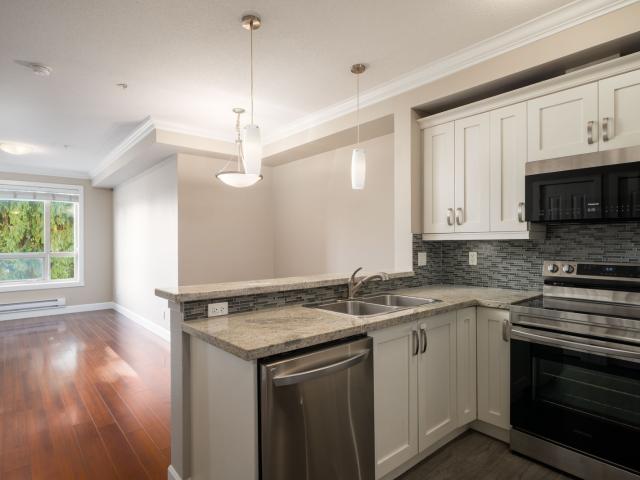 Apartment for rent in Surrey, British Columbia