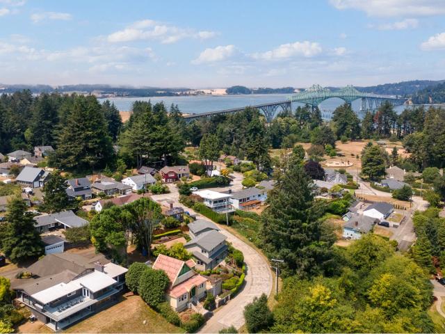 House for sale in North Bend, Coos County