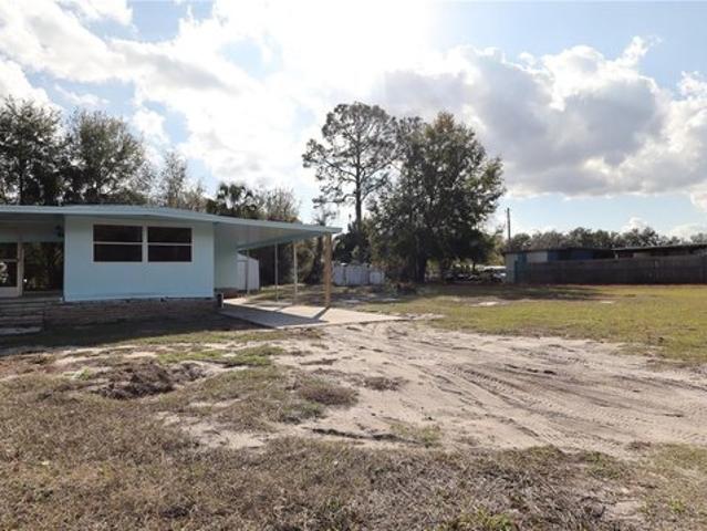 House for sale in Lake Panasoffkee, Florida