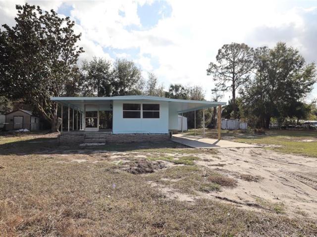 House for sale in Lake Panasoffkee, Florida