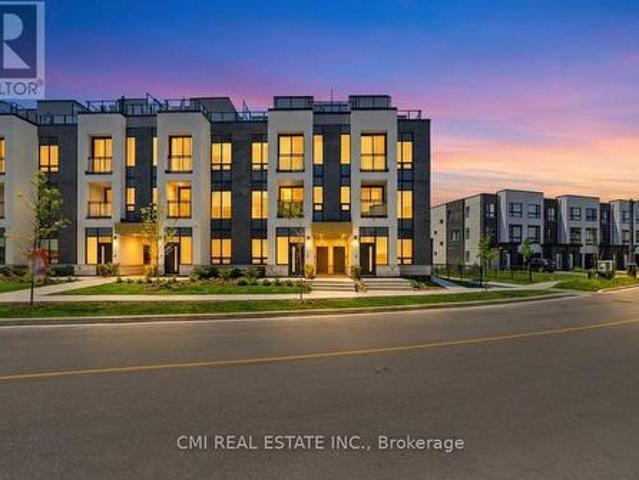 Townhouse for sale in Oakville, Ontario