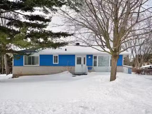 House for sale in Beaconsfield, Quebec