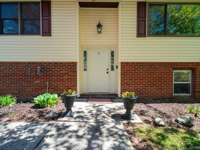 House for sale in Baldwin Place, New York