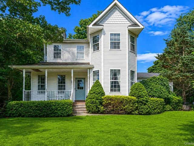 House for sale in Centereach, New York