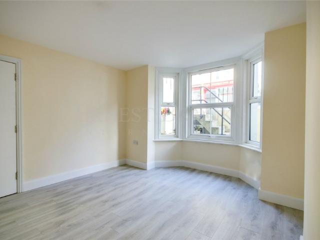 Apartment for rent in Blacklands, Guestling Green