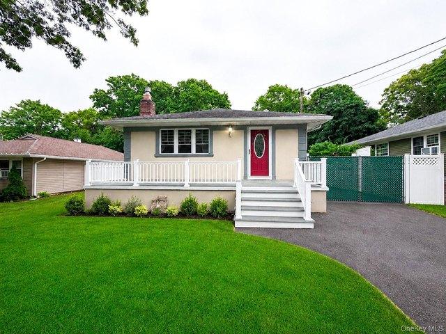 House for sale in Centereach, New York