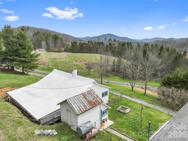 House for sale in Bakersville, North Carolina