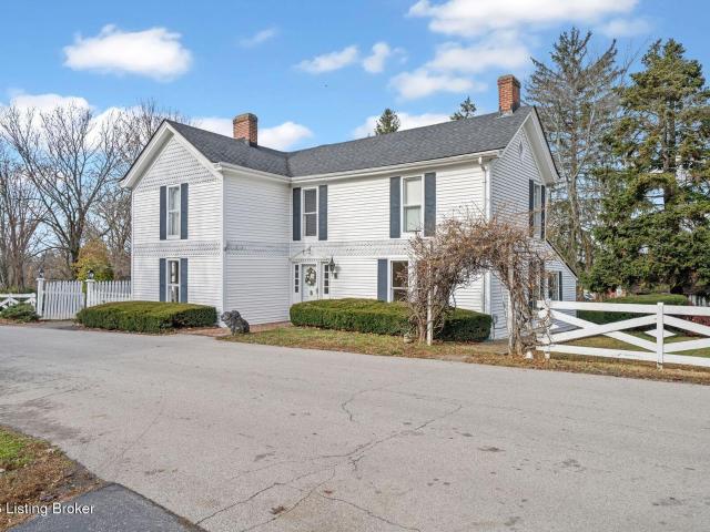 House for sale in Pewee Valley, Kentucky