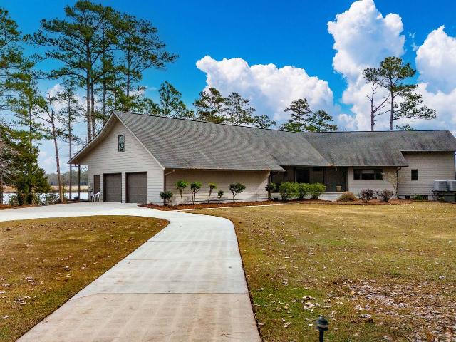 House for sale in Oriental, North Carolina