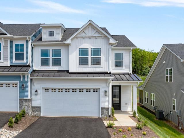 Townhouse for sale in Virginia