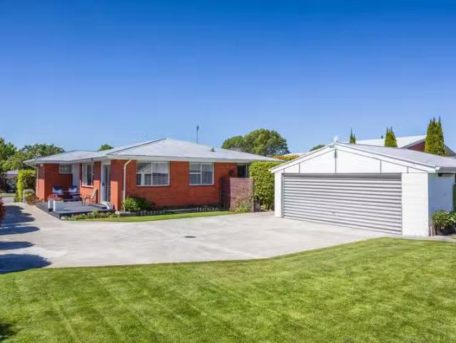 House for sale in Hillmorton, Canterbury