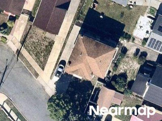 House for sale in Queens, Arverne