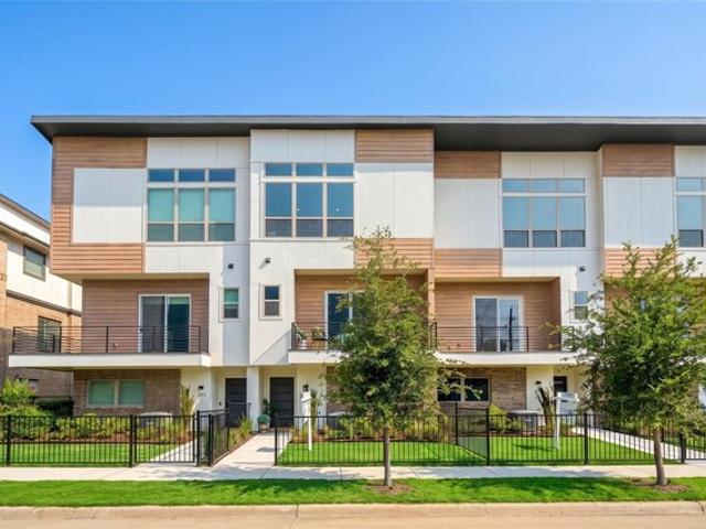 Townhouse for sale in Dallas, Texas