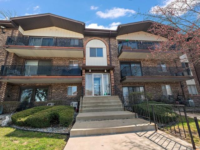Condo for sale in Crestwood, Illinois