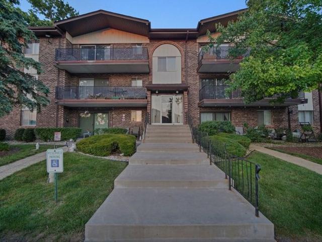 Condo for sale in Crestwood, Illinois