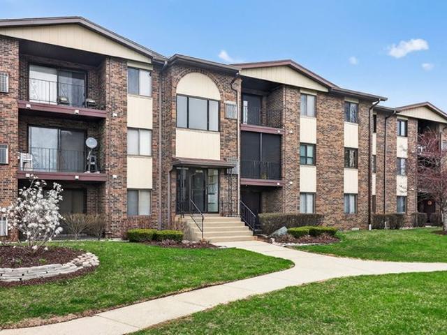 Condo for sale in Crestwood, Illinois