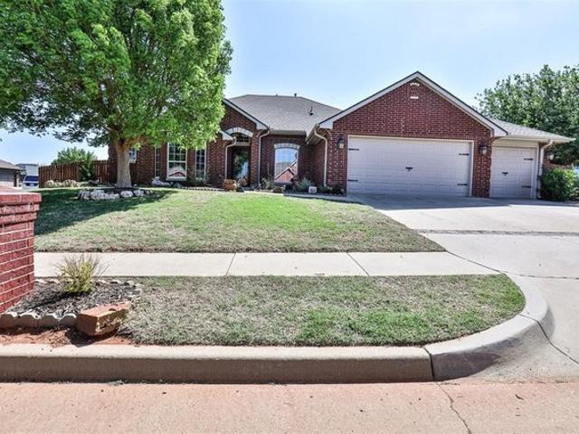 House for sale in Yukon, Oklahoma