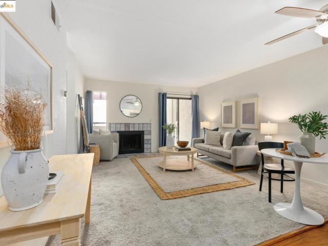 Condo for sale in Concord Condo for sale in Concord