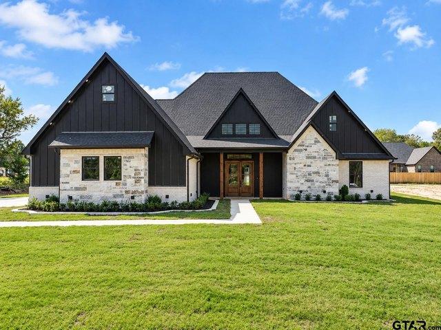 House for sale in Tyler, Smith County