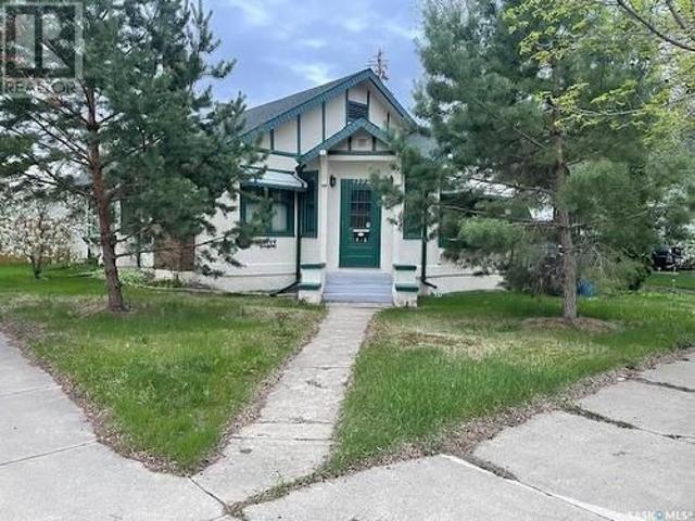 House for sale in North Battleford