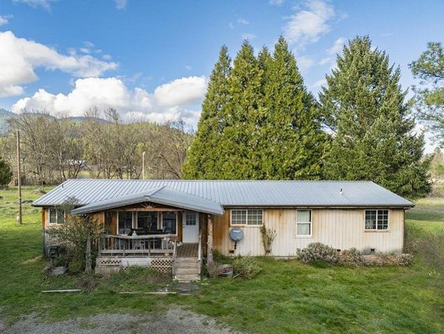 House for sale in Oregonia