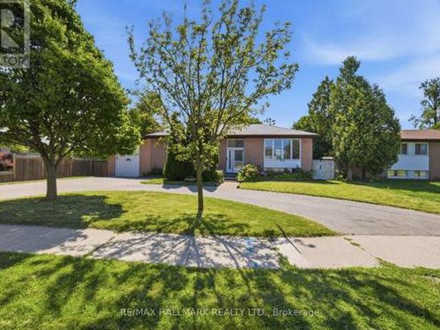 House for sale in Oakville, Ontario