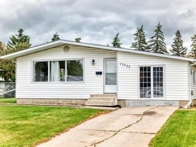 House for sale in Wedgewood, Alberta