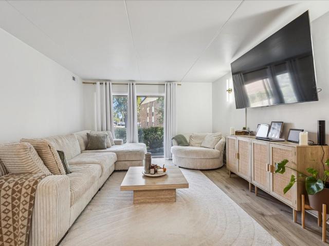 Condo for sale in Crestwood, Illinois