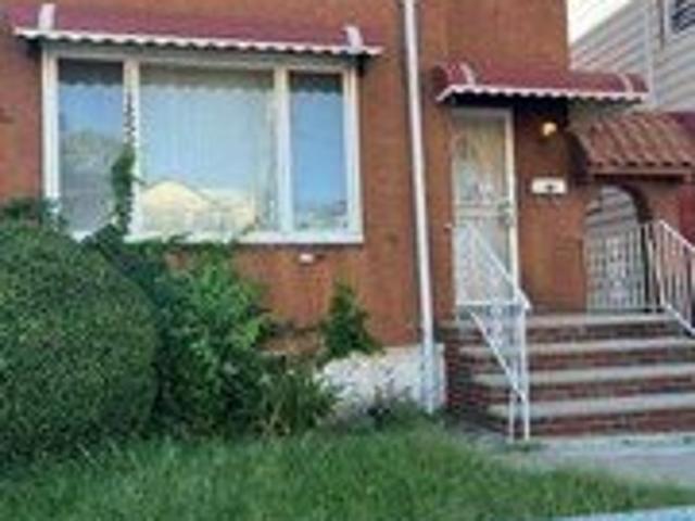 House for sale in Queens, Arverne