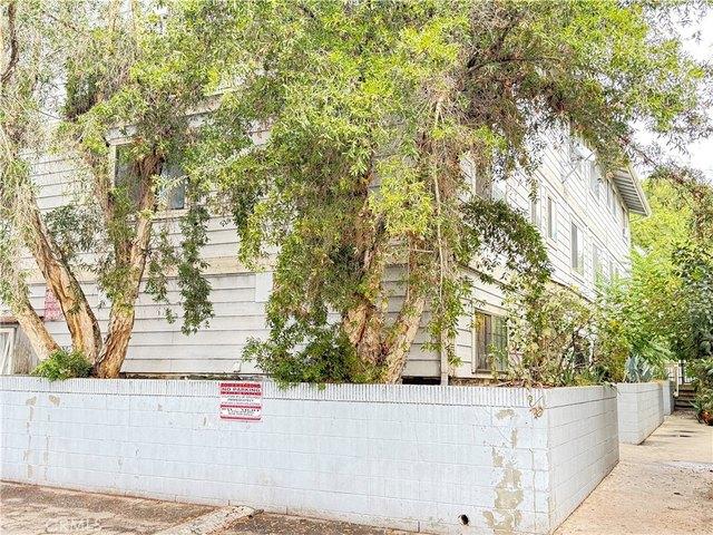 Townhouse for sale in Canoga Park, California
