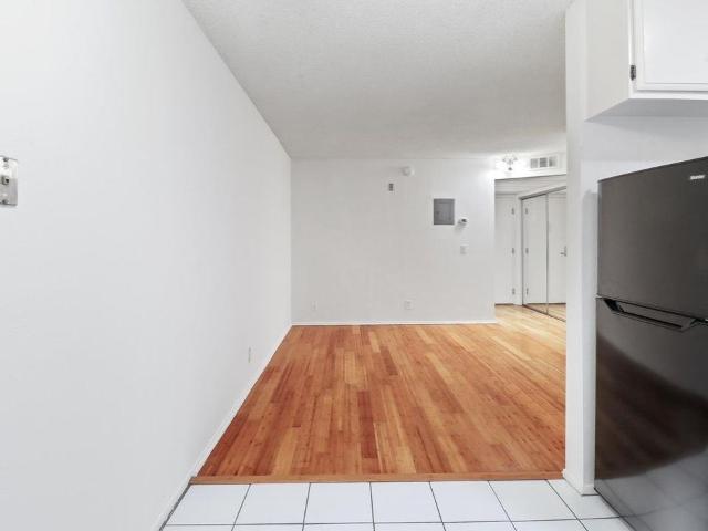 Apartment for rent in Canoga Park, California