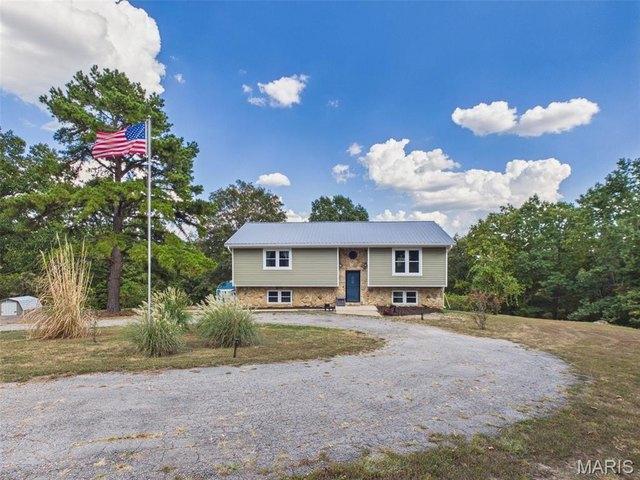 House for sale in Dixon, Missouri