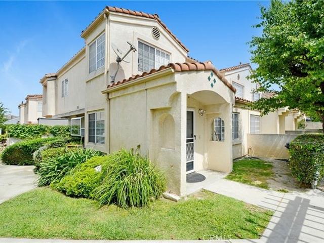 Townhouse for sale in Paramount, California