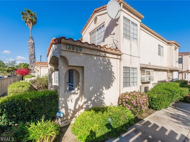Townhouse for sale in Paramount, California