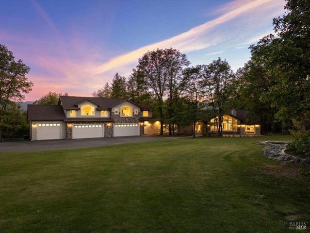 House for sale in Mount Shasta, California