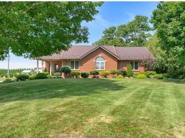 House for sale in Chatham–kent, Ontario