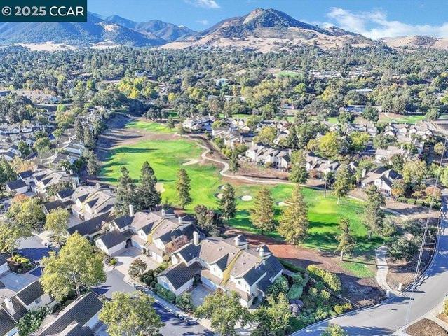 Townhouse for sale in Clayton, California