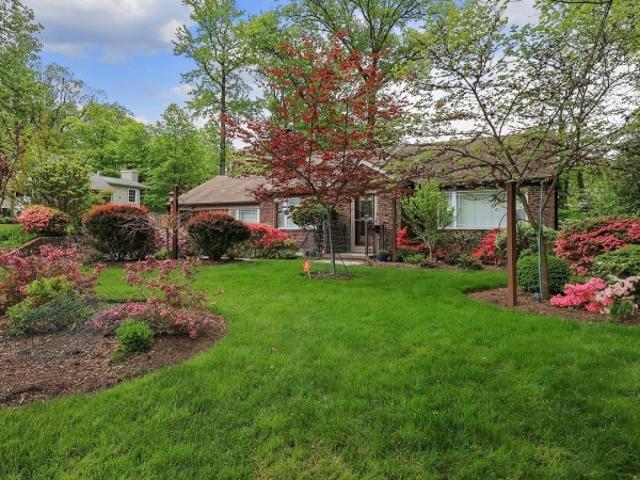 House for sale in Mountainside, New Jersey