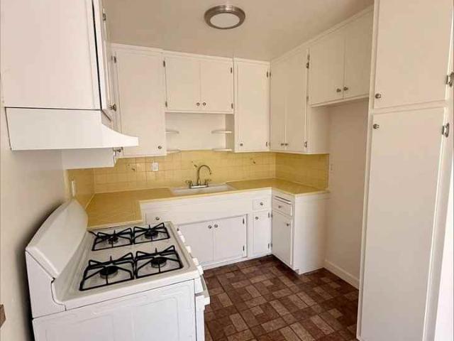 Apartment for rent in Canoga Park, California