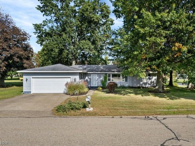 House for sale in Schoenbrunn, New Philadelphia