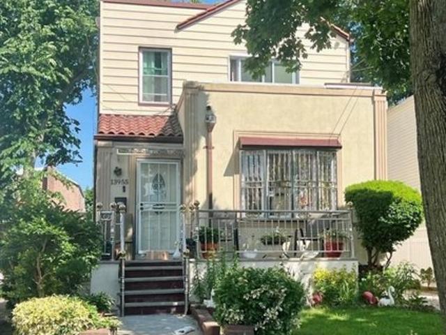House for sale in Queens, Arverne