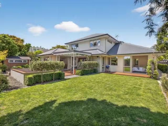 House for sale in Chaslands, Canterbury