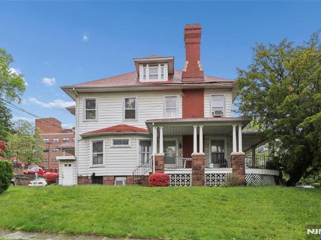 House for sale in Passaic, New Jersey