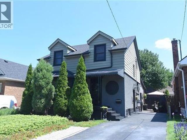 House for sale in Ancaster, Ontario