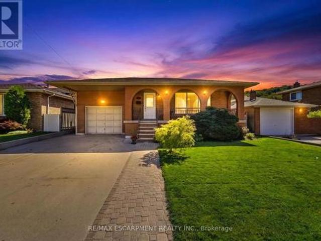 House for sale in Ancaster, Ontario