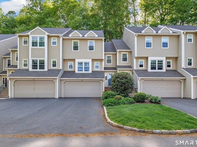 Townhouse for sale in Trumbull, Connecticut
