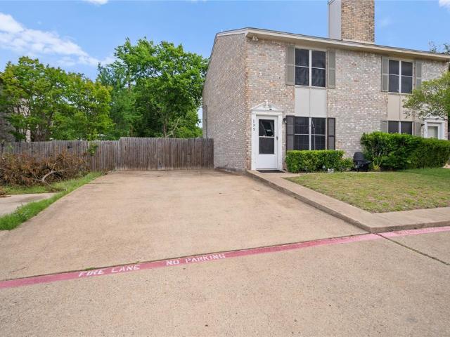 Townhouse for sale in Duncanville, Texas