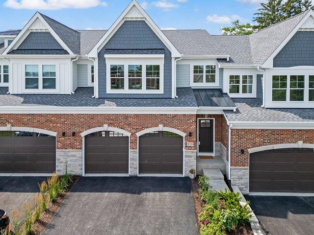 Townhouse for sale in Glen Ellyn, Illinois