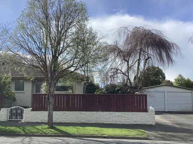 House for rent in Chaslands, Canterbury