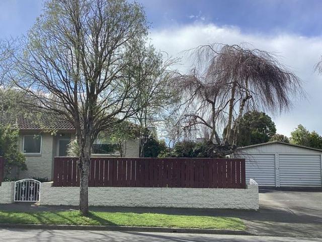 House for rent in Chaslands, Canterbury